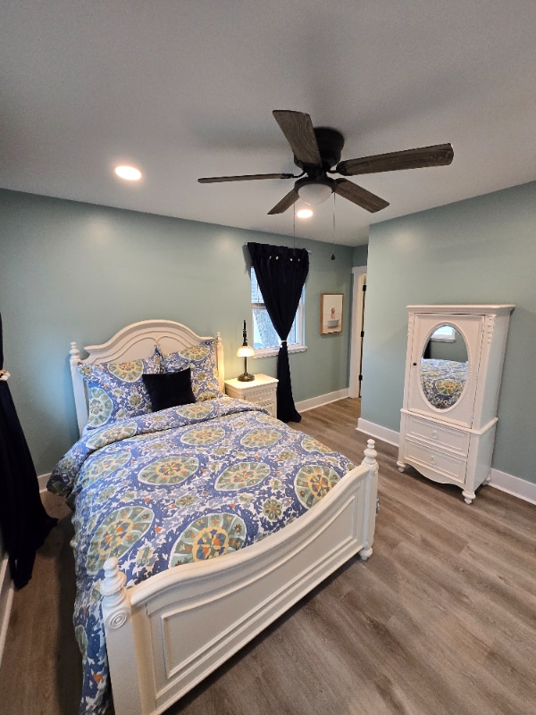 Building Photo - 133 Hoefgen St