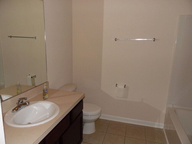 Building Photo - Very nice 3/2 at Southside and JTB