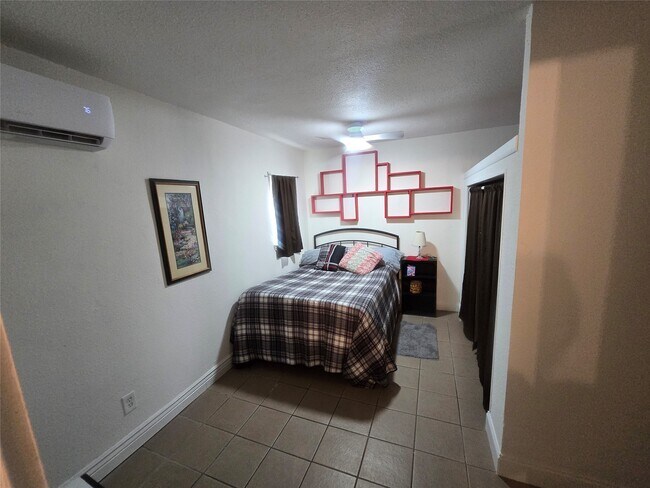 Building Photo - 9802 Sagepike Dr