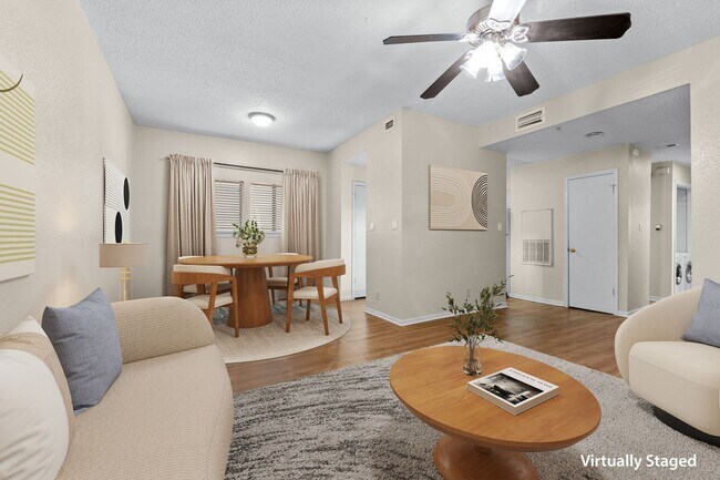 Building Photo - IMMEDIATE MOVE IN: West Campus 2 Bed/2 Bath
