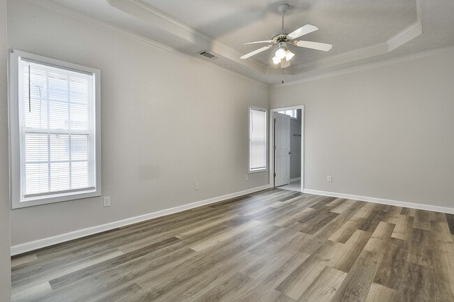 Building Photo - 440 Autumn Glen Cir