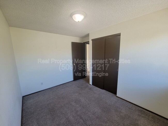 Building Photo - 8831 W Entiat Ave