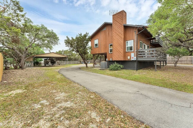 Building Photo - 1142 Amanda-SI ID1351227P