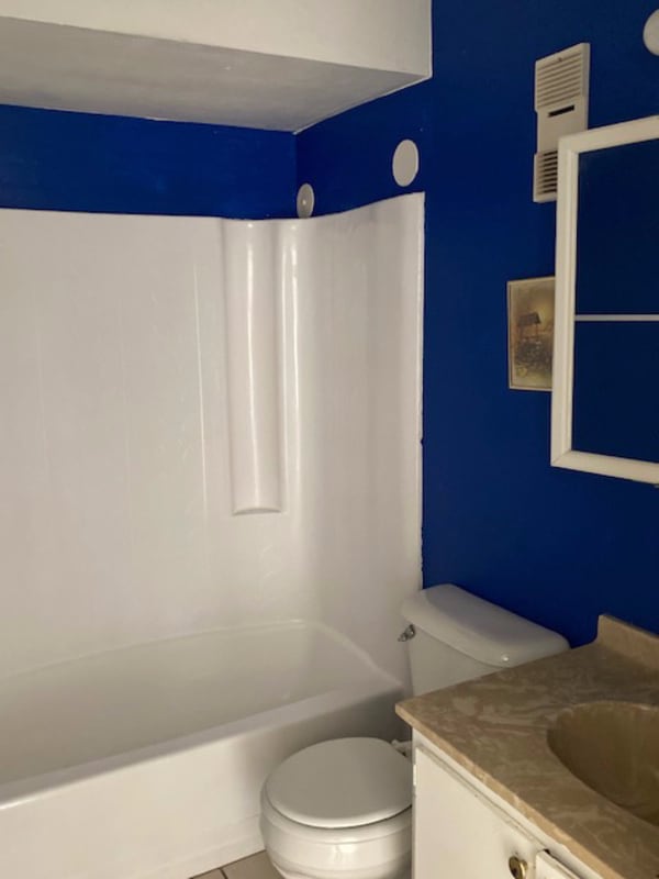 Building Photo - 2320 Maple Ave