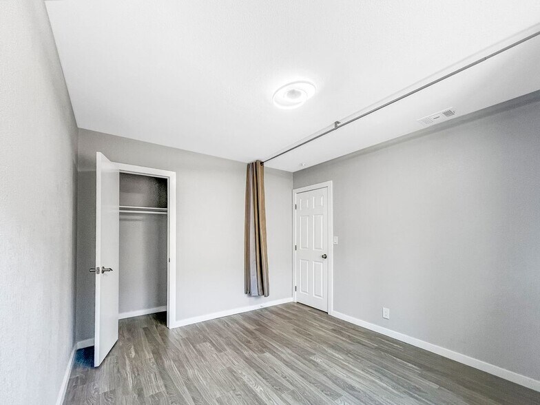 Building Photo - 45414 Raysack Ave