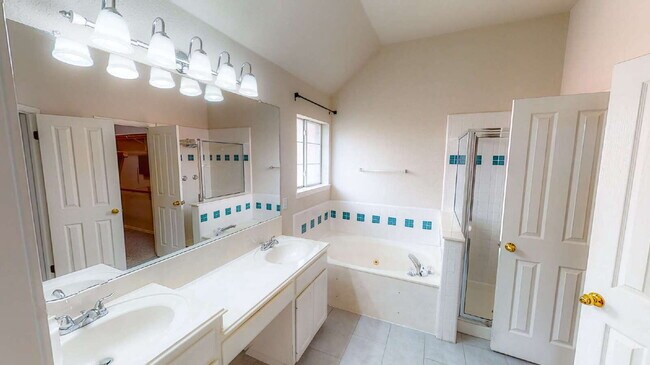 Building Photo - 1705 Coral Dr