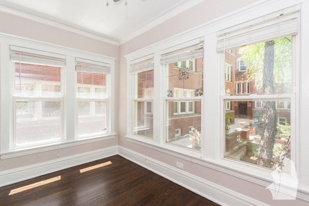 Building Photo - 729 W Buckingham Pl