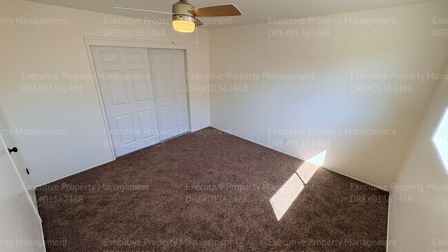 Building Photo - 925 8th St