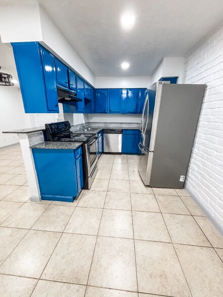 Building Photo - 6827 Chasewood Dr