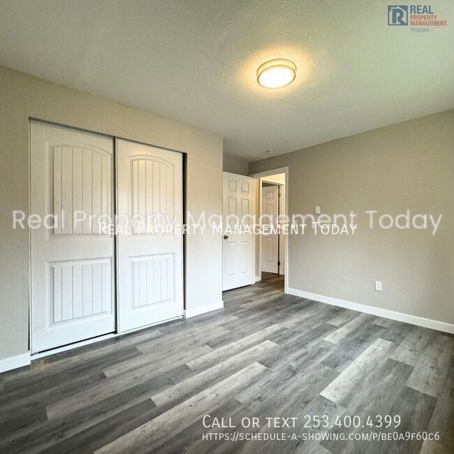 Building Photo - Newly Remodeled Apartment In Olympia!