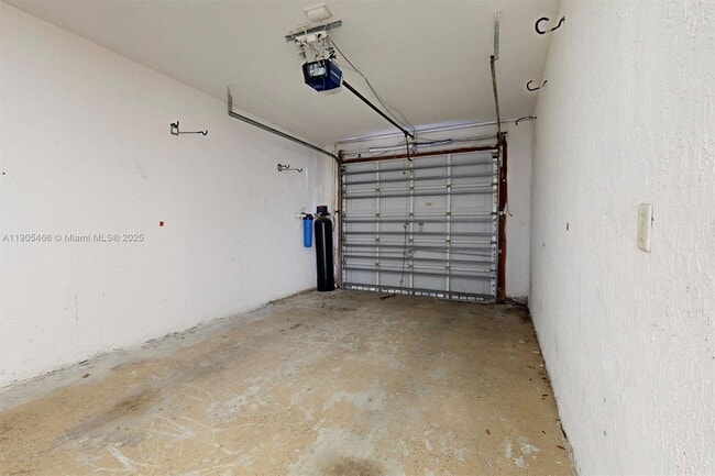 Building Photo - 3180 New York St