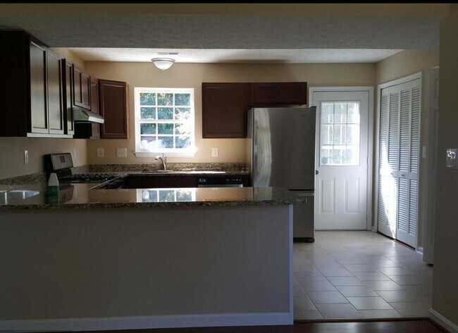 Building Photo - 5601 Skate Ct