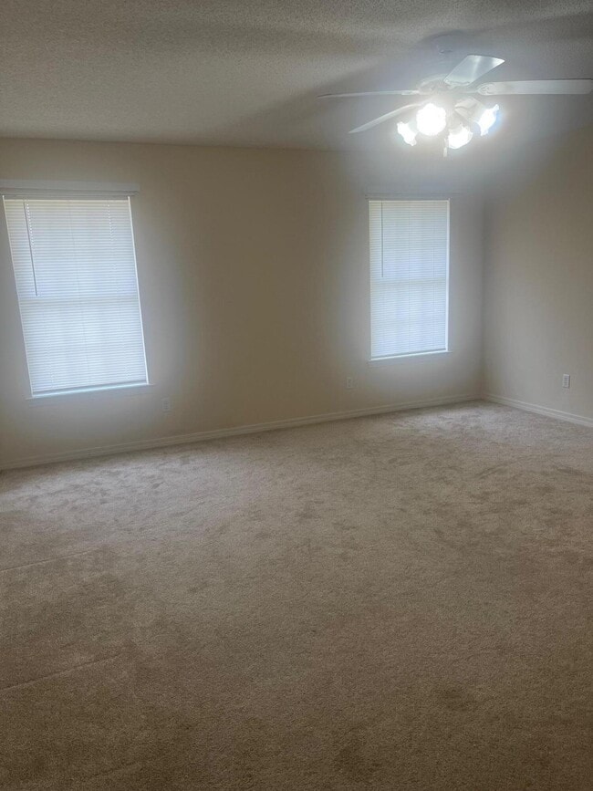 Building Photo - 2309 Orion Lake Dr