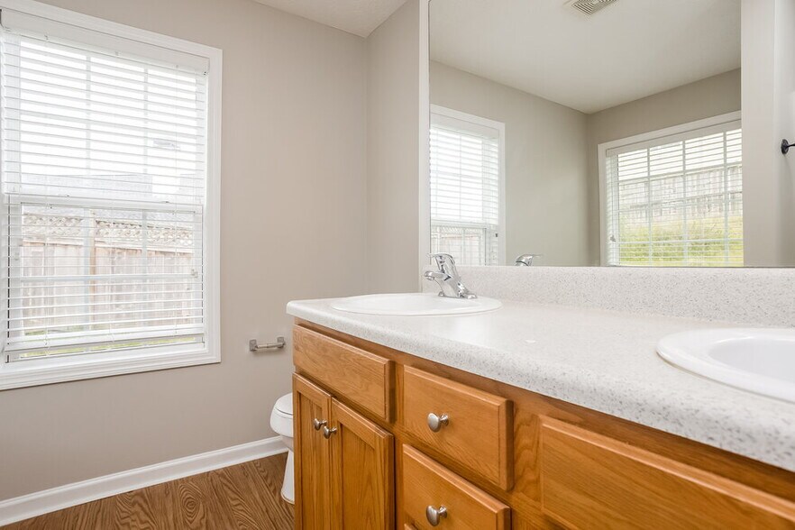 Building Photo - 226 Overlook Ct