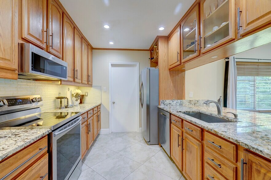 Building Photo - 1386 Fulmar Dr