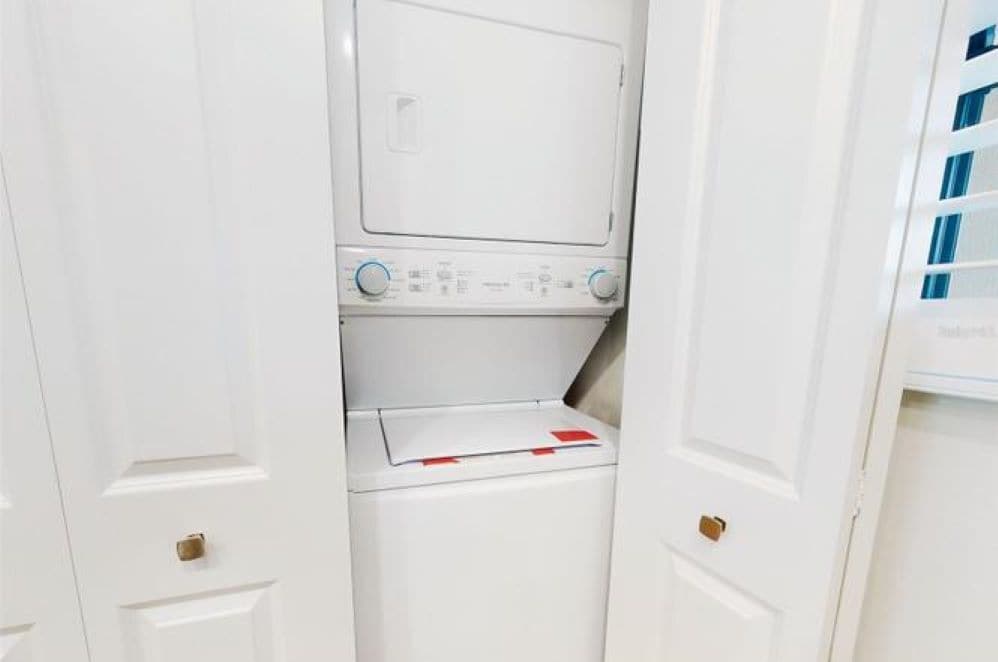 Building Photo - 454 Bouchelle Dr