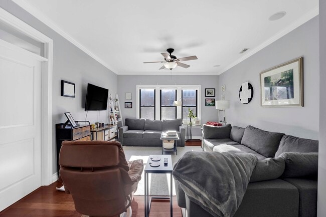 Building Photo - 1608 W Byron St