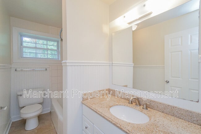 Building Photo - 120 Grove Rd