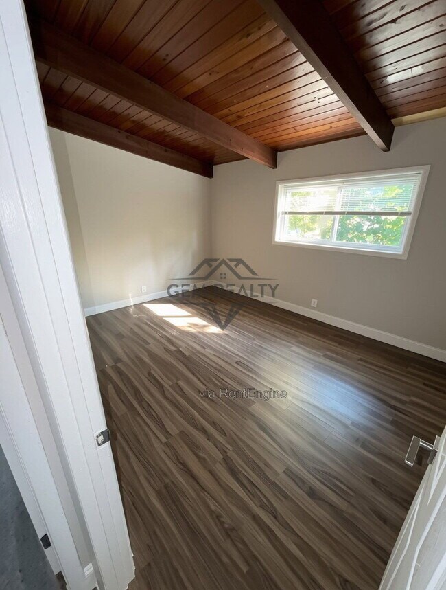 Building Photo - 13443 Millwood Dr
