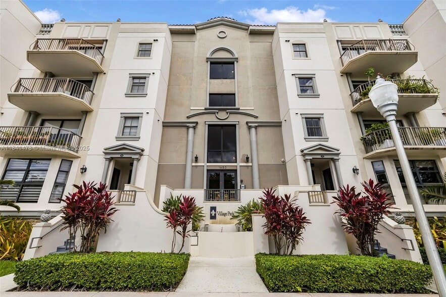 Building Photo - 1650 Galiano St