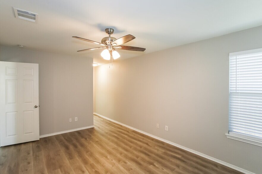 Building Photo - 16508 Cowboy Trail