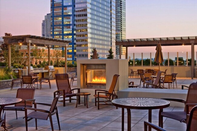 Building Photo - 10349 NE 10th St