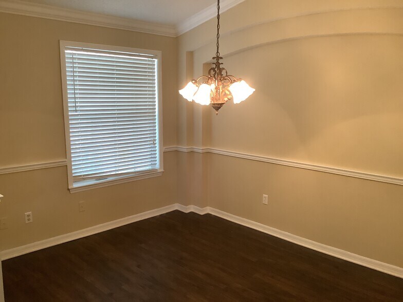 Building Photo - 181 Johns Glen Dr