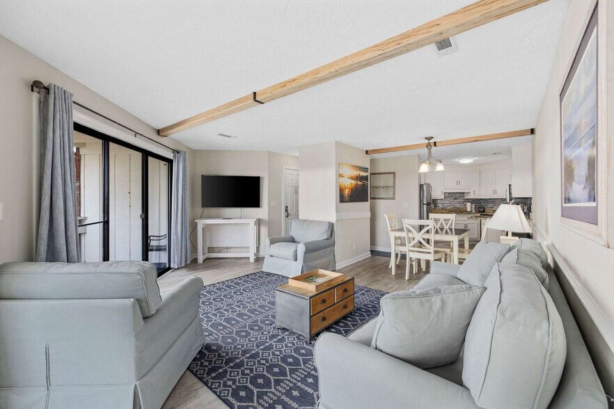 Building Photo - 2805 N Ocean Blvd