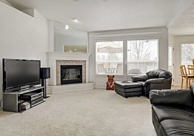 Building Photo - 14475 W Elmspring St