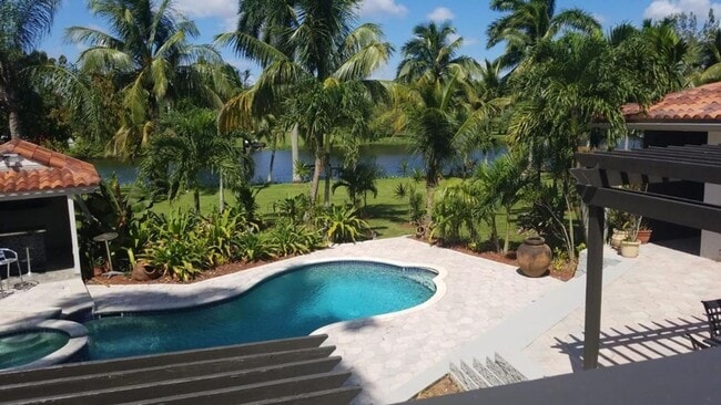 Building Photo - 11081 SW 30th Ct