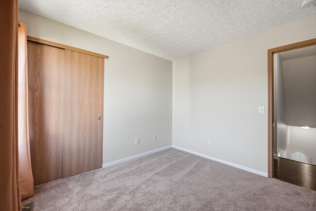 Building Photo - 106 Hewes St