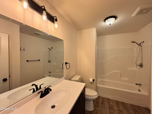 Building Photo - 587A Grooms Rd