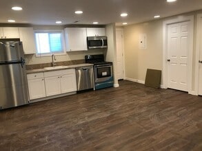 Building Photo - 647 E Quail Trl Ln