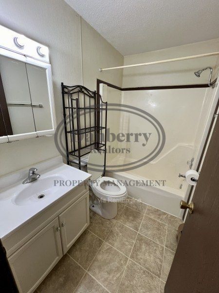 Building Photo - 315 Frazer St