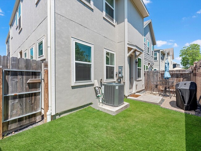 Building Photo - 3112 Flower Market Ln