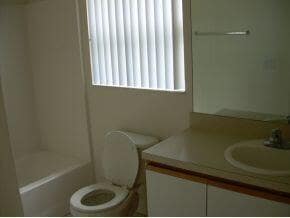 Building Photo - 511 Jewell St SE