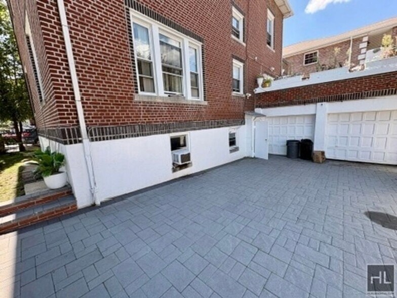 Building Photo - LYDIG AVENUE, BRONX
