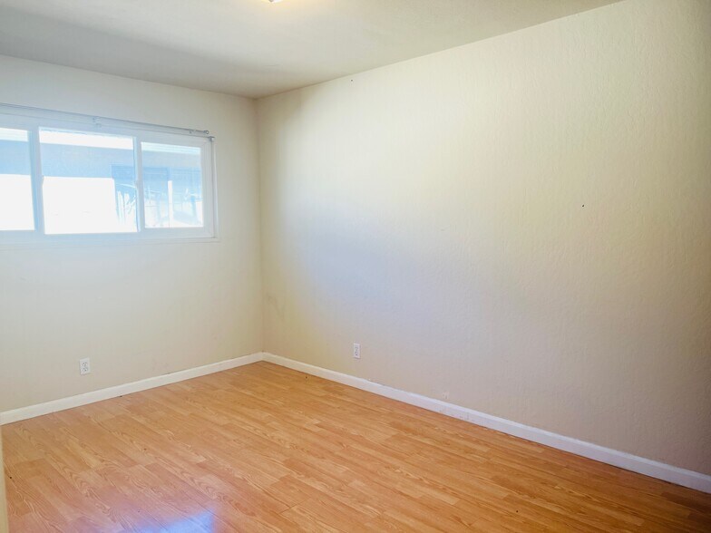 Building Photo - 1325 San Tomas Aquino Pky