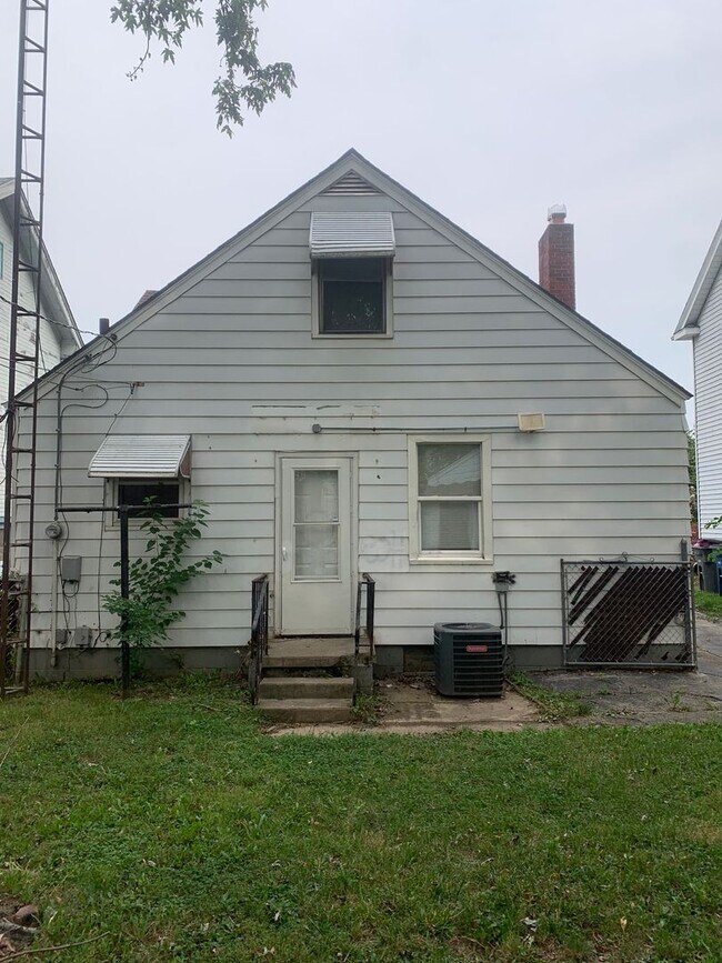 Building Photo - 4239 Asbury Dr