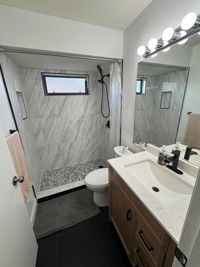 Building Photo - 1371 Thornbank Ln