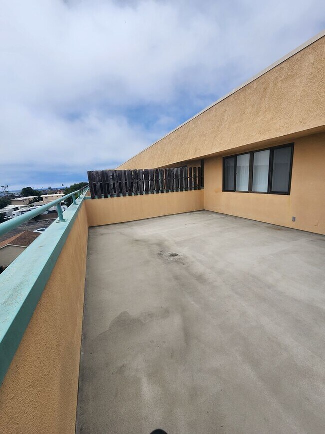 Building Photo - Comfortable 1 Bed, 1 Bath Grover Beach Apartment- Water and Trash Included