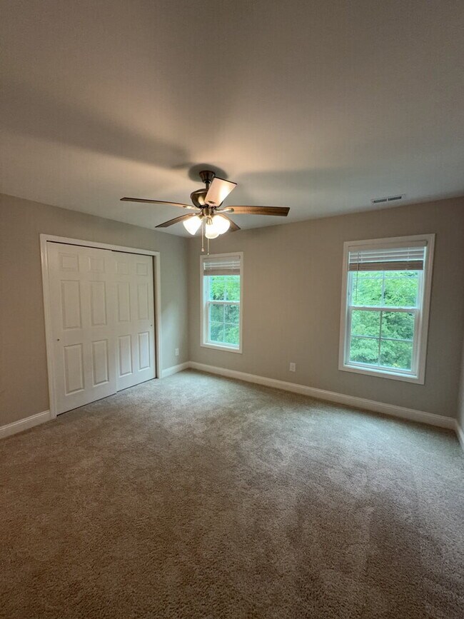 Building Photo - 177 Loren Rd