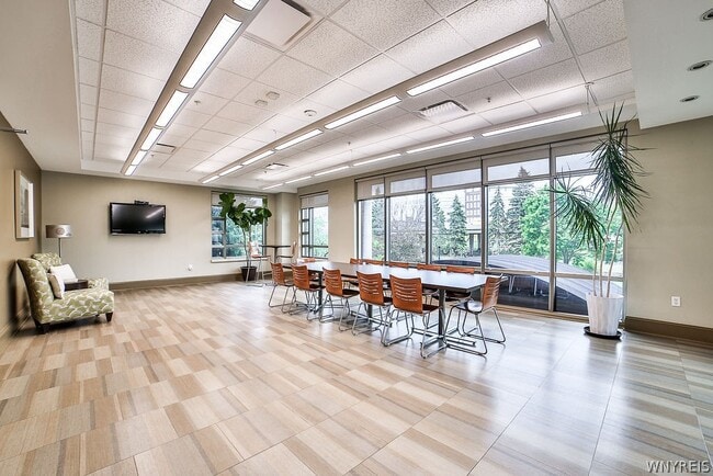 Building Photo - 132 Lakefront Blvd