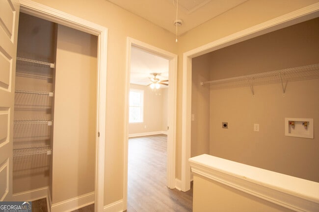 Building Photo - 142 Gentilly Rd