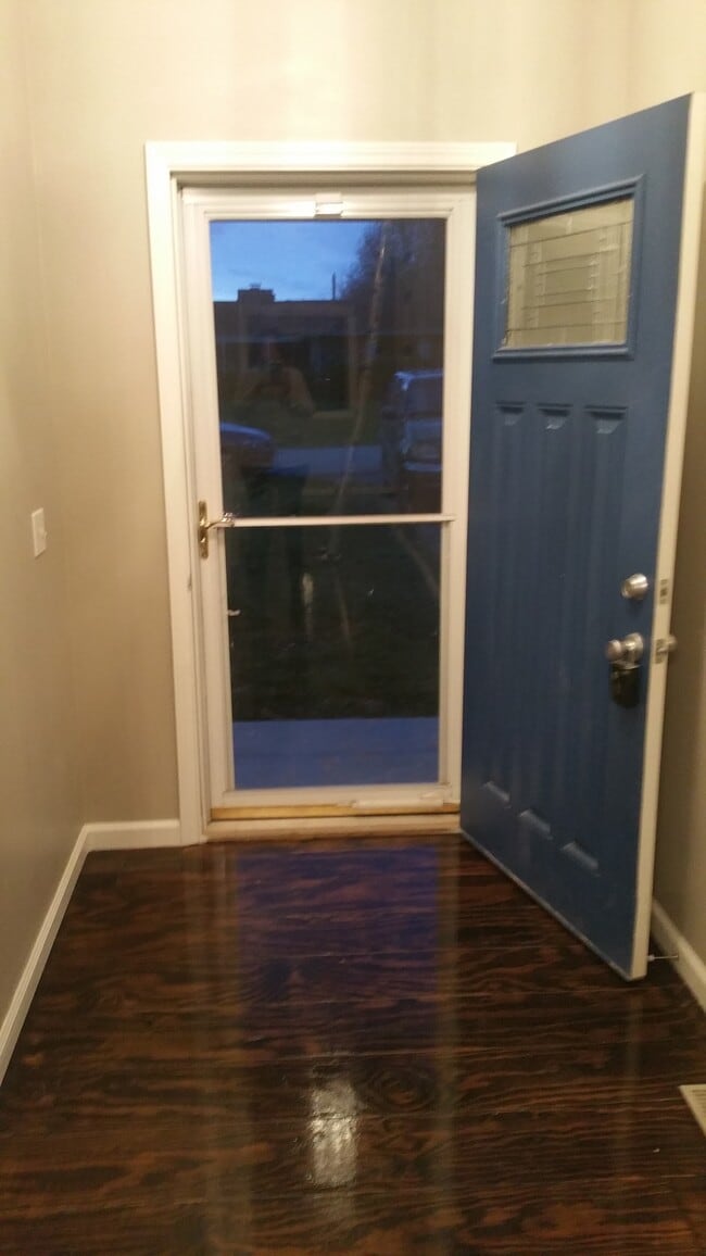 Building Photo - 135 E Ritter St