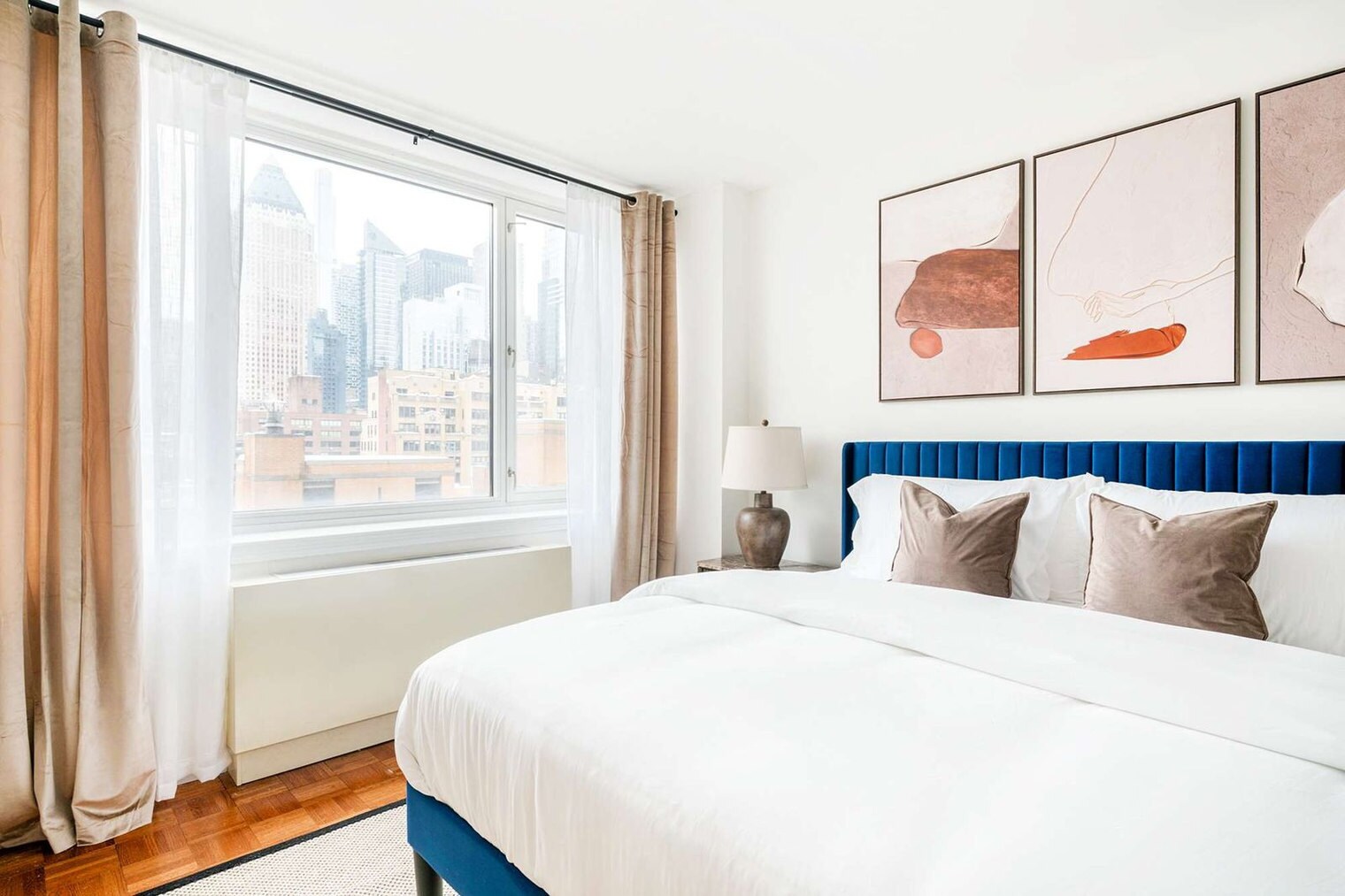 Building Photo - 350 W 43rd St