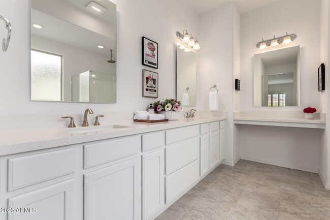 Building Photo - 18453 W Elwood St