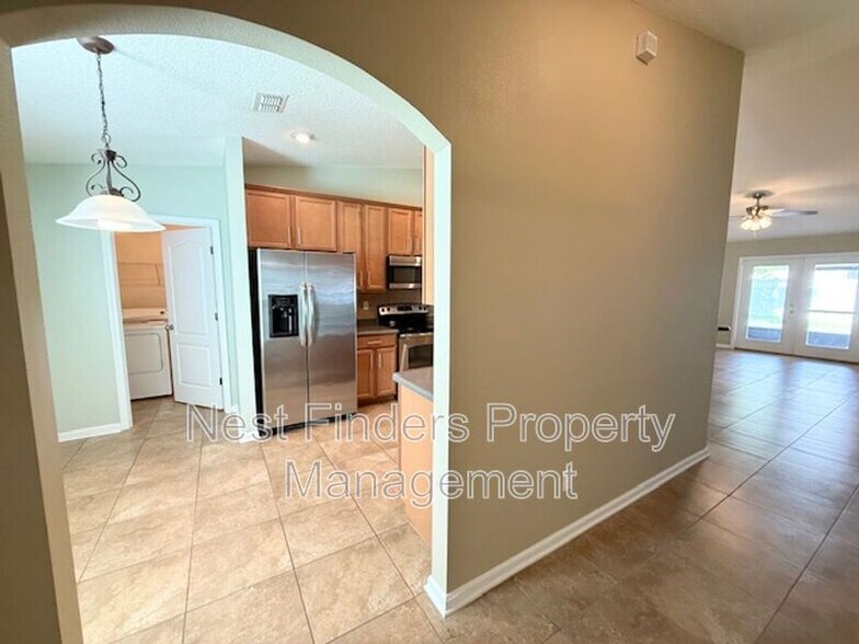 Building Photo - 551 Glendale Ln
