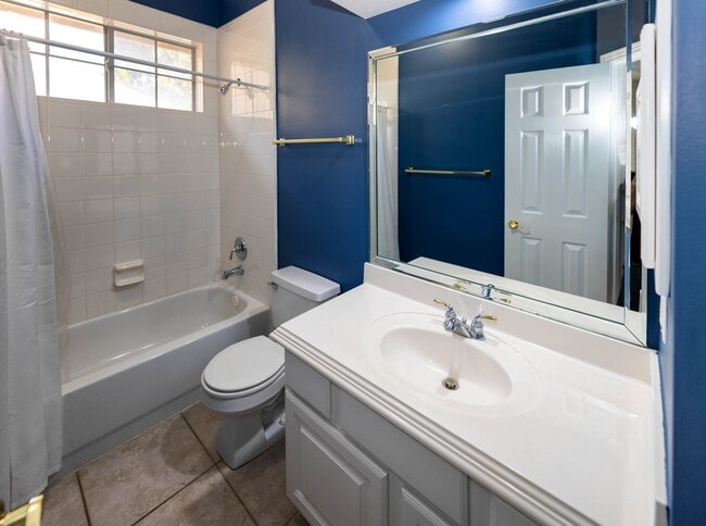 Building Photo - 2435 Thorndon Park Ct