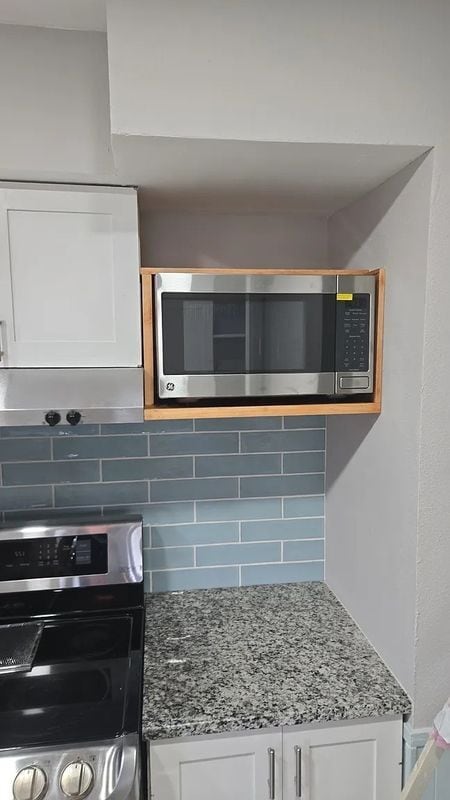 Building Photo - 105 W Silver Sands Dr
